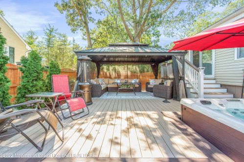 328 Barbara Dr, Point Pleasant Beach NJ 08742-2108 exterior