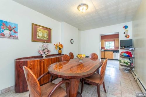 71 St, Union City NJ 07086-7101 exterior