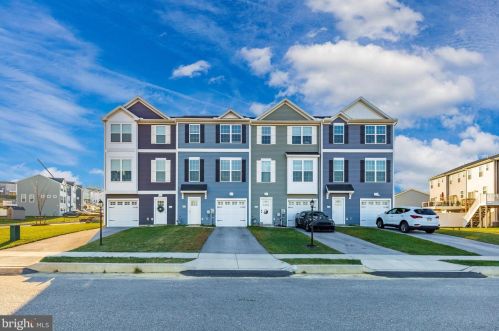 204 Overlook Dr, Hanover PA  17331-9136 exterior