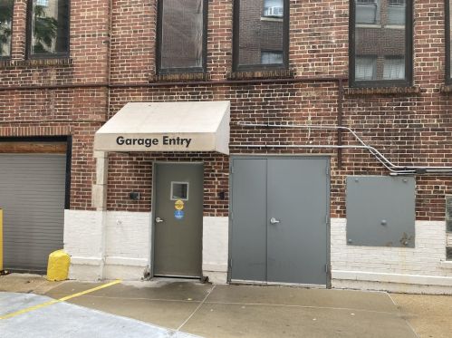 2440 Lakeview Ave, Chicago IL  60614-2872 exterior