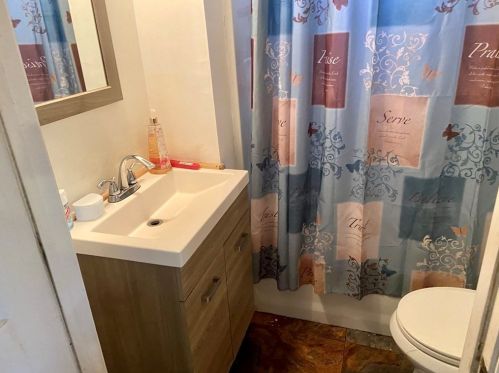 42 Godfrey St, Taunton MA 02780-7031 exterior