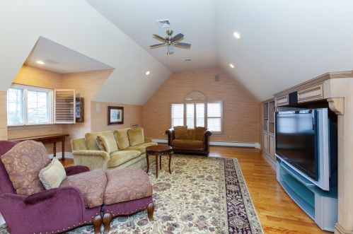 1 Park Rdg Ct, Chester NJ 07930-3016 exterior