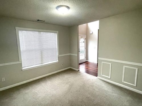 1623 Rogers Crossing Dr, Lithonia GA  30058-7011 exterior