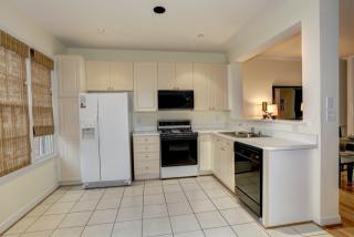 1132 Vernon St, Arlington VA  22201-5755 exterior