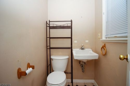 33 Madison St, Fredon NJ 07860-2022 exterior