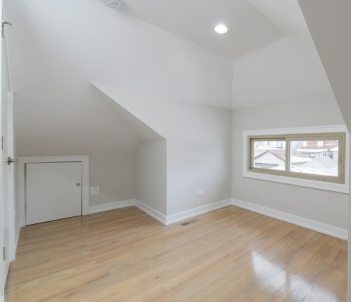 7810 Cressett Dr, Chicago IL  60707-1344 exterior