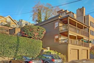 2060 13th Ave, Seattle WA  98119-2712 exterior