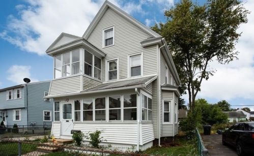 114 Mooreland St, Springfield MA  01104-1829 exterior