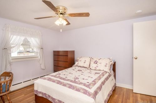 8 Arthur Ave, Enfield CT 06082-2502 exterior