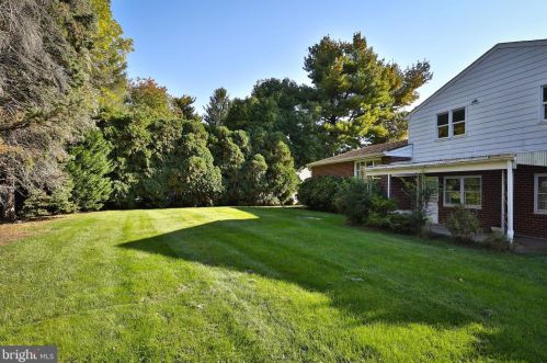 3900 Sheffield Dr, Huntingdon Valley, PA 19006-2020