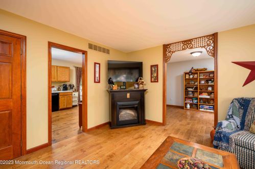 407 Stump Tavern Rd, Jackson Twp NJ 08527-3326 exterior