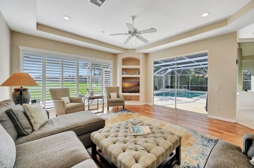 1690 Manchester Ct, Naples FL 34109-0429 exterior