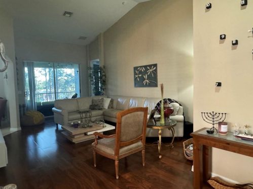 1315 Mariposa Cir, Naples, FL 34105-7230