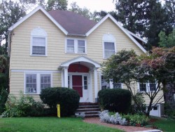 154 Oliver Rd, Newton, MA 02468-2321