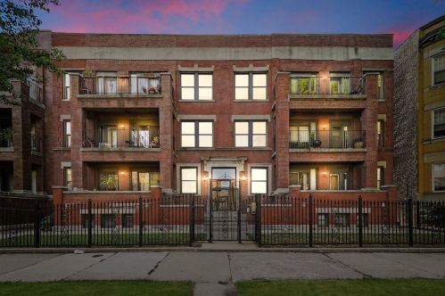 5356 Michigan Ave, Chicago IL  60615-4657 exterior