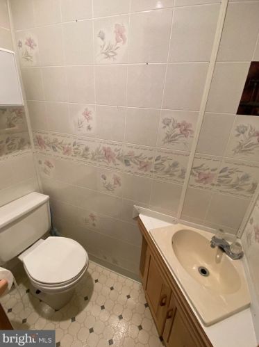 76 Gardenia Dr, Hanover PA 17331-3454 exterior