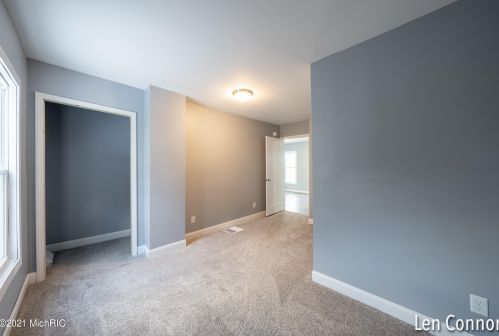 1921 Douglas Ave, Kalamazoo MI 49007-1638 exterior