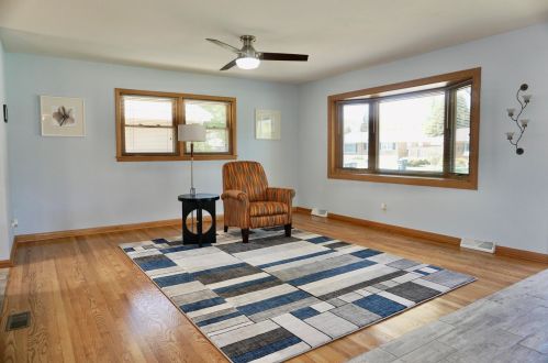 4344 61st St, Milwaukee, WI 53220-3402