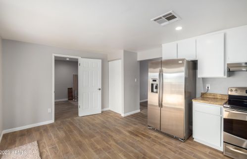 1636 61 St, Phoenix AZ 85033-1714 exterior