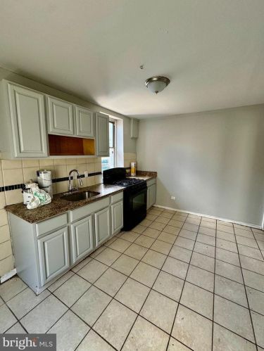 3206 2nd St, Philadelphia PA  19140-5802 exterior