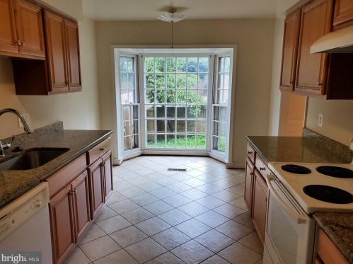 7422 Hallcrest Dr, Mc Lean VA  22102-2929 exterior