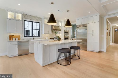 4700 25th St, Arlington VA  22207-3519 exterior