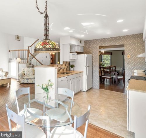 10960 Bloomingdale Dr, Rockville MD 20852-5550 exterior