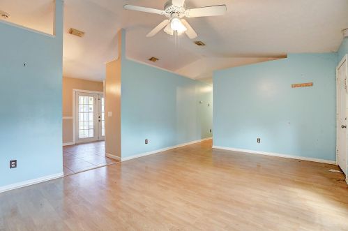 581 Ferris Dr, Fort Pierce FL 34983-8631 exterior