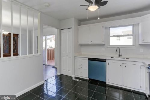 454 Mainview Ct, Glen Burnie MD 21061-6120 exterior