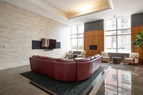 420 Waterside Dr, Chicago IL  60601-4700 exterior