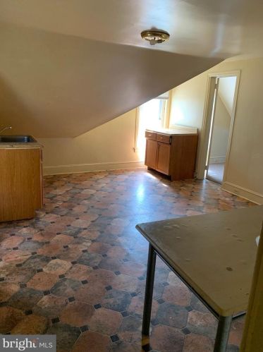 101 6 St, Darby PA 19023-2305 exterior