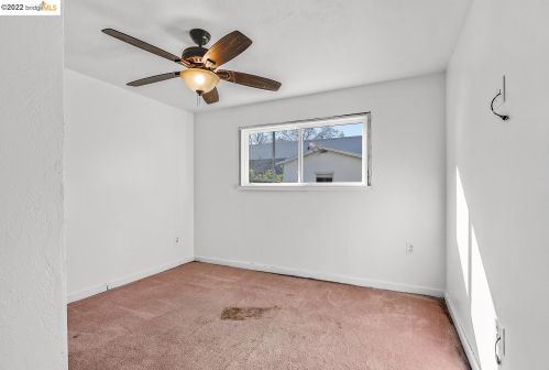 2736 Wallace St, Berkeley CA 94702-2232 exterior