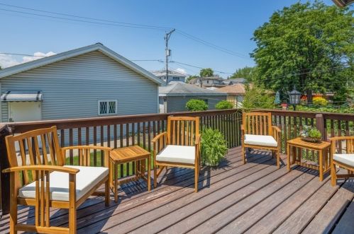 4560 Mcvicker Ave, Chicago IL  60630-3122 exterior