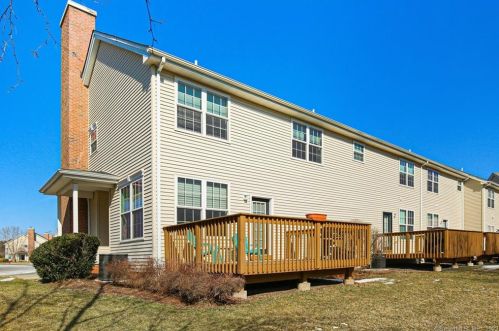 42 Last Leaf Cir, Windsor CT 06095-4733 exterior