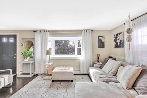 2130 Moredale St, Pittsburgh, PA 15210-3422