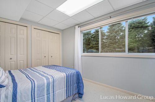 286 Riverwood Dr, Middlevle MI  49333-9075 exterior