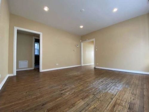 8236 Ellis Ave, Chicago IL 60619-5502 exterior