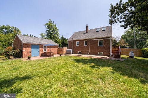 8436 Leaf Rd, Alexandria VA 22309-1708 exterior