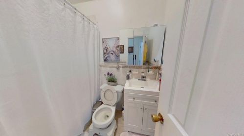 628 226 St, Bronx NY 10466-3967 exterior