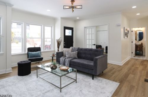 4 Hollywood Ave, Montclair NJ  07042-4306 exterior