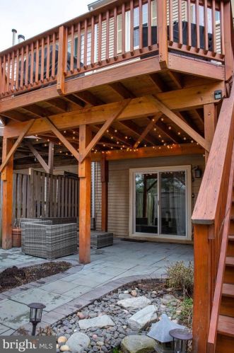 7467 Duddington Dr, Alexandria VA 22315-3849 exterior