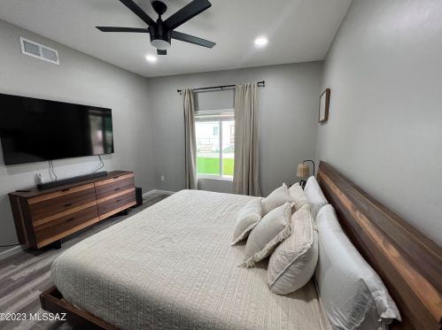 226 King Rd, Tucson AZ 85705-3217 exterior