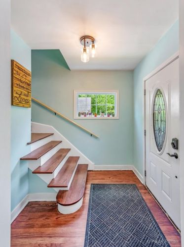 7206 Oak St, Bull Valley, IL 60097-9707