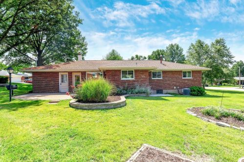 8820 Anaconda Dr, Saint Louis MO 63126-2301 exterior