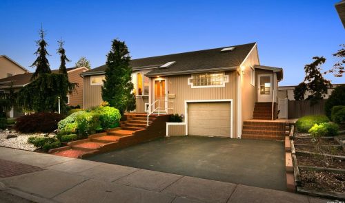 34 Heatherfield Rd, Valley Stream NY  11581-2314 exterior