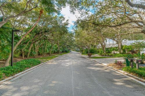 5256 Boca Marina Cir, Boca Raton FL  33487-5247 exterior