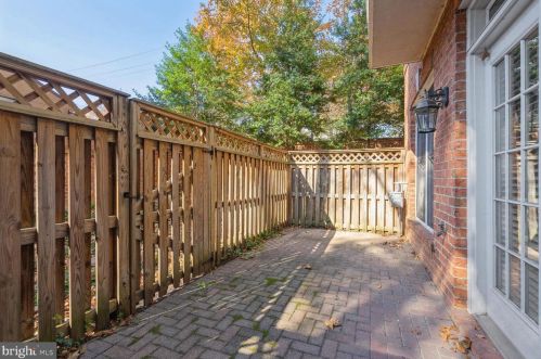 1320 Lessard Ln, Mc Lean VA  22101-3630 exterior