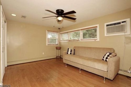 234 Mclean Blvd, Paterson NJ 07504-1235 exterior