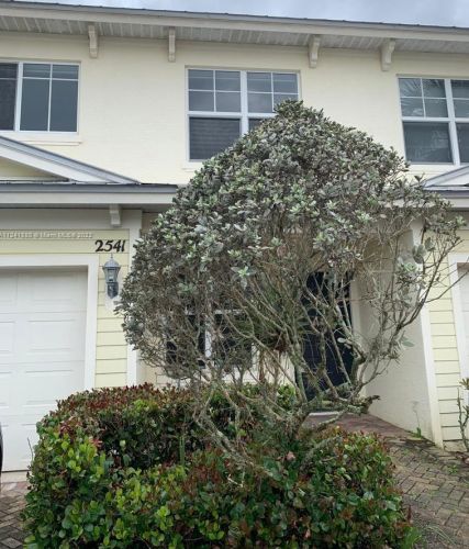 2541 Creekside Dr, Fort Pierce, FL 34981-5113