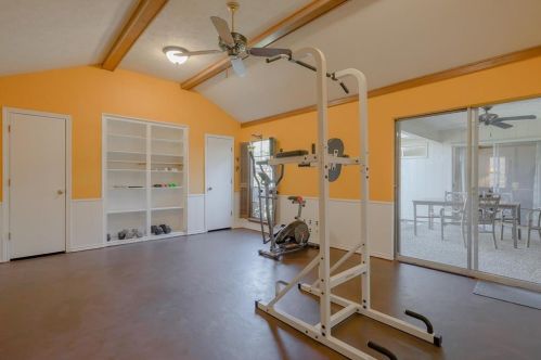 6715 Clearhaven Dr, Dallas TX 75248-4151 exterior